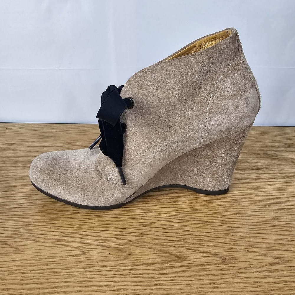 Anthropologie Bussola Enna Boot EU 39 US 8-8.5 Taupe Suede Lace Up Wedge Preppy - Picture 6 of 11